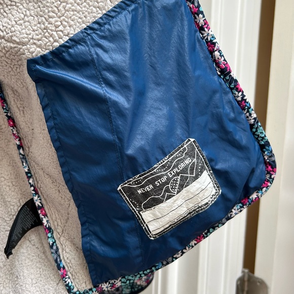 The North Face Penelope Sherpa Quilted Floral Jacket - Picture 7 of 13